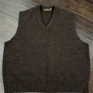 VTG Andhurst Wool Knit V-Neck Sleeveless Vest Men's Brown Sweater Vintage
